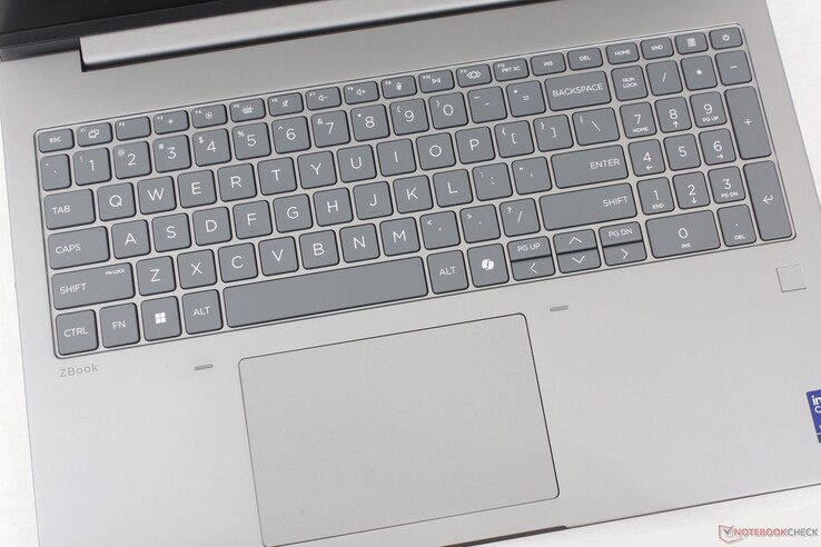 Het clickpad is kleiner dan op de ZBook Fury 16-serie en er ontbreken ook fysieke muisknoppen