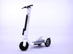 De Striemo driewielige e-scooter heeft een balansondersteunend mechanisme voor maximale stabiliteit. (Afbeelding bron: Striemo)