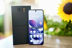 De schermen van de Razr 70 Ultra kunnen zeer helder worden. U zult echter wel genoegen moeten nemen met PWM.