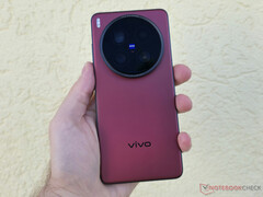 De Vivo X200 Ultra heeft voor de tweede maand op rij nieuwe cameraverbeteringen gekregen. (Afbeeldingsbron: Notebookcheck)