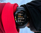 De Pixel Watch 2 is een van de weinige smartwatches met vanilla Wear OS 4 uit de doos. (Afbeeldingsbron: Notebookcheck)