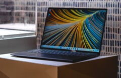 Dell Latitude 9440 2-in-1 heeft een XPS 13-achtig ontwerp. (Afbeelding Bron: Dell)