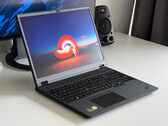 Lenovo ThinkPad P16v G1 AMD review - werkstation op instapniveau met Zen4