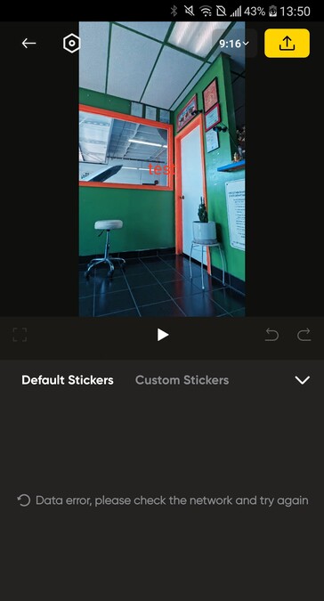 De app is 1,4 GB groot, maar er zitten geen offline stickers bij.