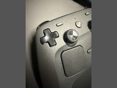 Een close-up van de nieuwe Steam Controller van Valve
