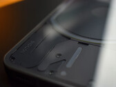 De Phone (2) wordt naar verwachting gelanceerd met achteraan gemonteerde LED-verlichting. (Beeldbron: Gavin Phillips)