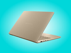 De Zenbook 14 (UX3480QA) weegt slechts 1,1 kg.