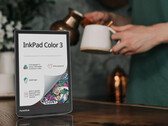 De PocketBook InkPad Color 3 heeft een IPX8-gecertificeerde behuizing. (Afbeeldingsbron: PocketBook)