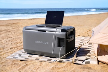 De EcoFlow Glacier Classic kan worden gebruikt om draagbare apparaten op te laden via de USB-C poort. (Afbeeldingsbron: EcoFlow)