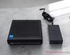 HP Elite Mini 800 G9 en de voedingseenheid (19,5 V; 6,15 A)