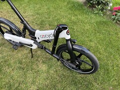 Het opvouwen van de Gocycle G4...