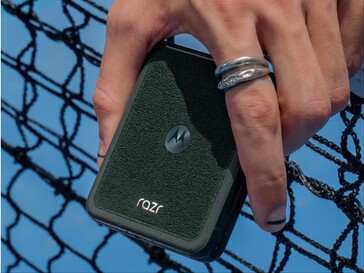 Motorola Razr Ultra Alcantara afwerking. (Afbeeldingsbron: Motorola)