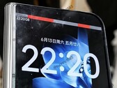 De compactere en bredere Xiaomi Mix Fold 5 lijkt te verschijnen op een eerste hands-on-foto waarop HyperOS 4 draait.
