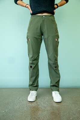 Broek met gaten voor de verbindingspunten (Afbeelding bron: Skip)
