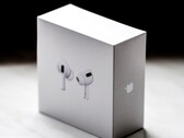 Apple AirPods kunnen binnenkort de camera van de iPhone bedienen en muziek pauzeren wanneer gebruikers in slaap vallen. (Afbeeldingsbron: Vasil Korzh)