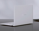 De AMD ZenBook 14 Air 2026 is verkrijgbaar met 16 GB RAM en kost ongeveer 1.476 dollar. Afbeelding: een promotiefoto waarop de achterkant van de laptop te zien is.