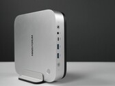 De Minisforum M2 Pro Mini-pc wordt geleverd met een verticale standaard in de doos.