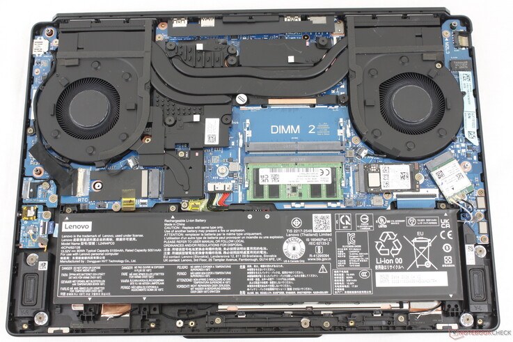 De Legion 5 15IAX11 beschikt over twee DDR5 SODIMM-RAM-slots en twee M.2 SSD-slots. Eén schijf moet echter 42 mm lang of korter zijn