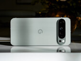De Pixel 9-serie heeft naar verluidt last van verschillende apparaat-brekende bugs nadat het is bijgewerkt naar de nieuwste openbare Android 16 build van Google. (Afbeeldingsbron: Triyansh Gill &amp; Unsplash)