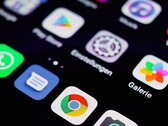 Android smartphone met app-lade en instellingenpictogram