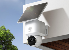 De Anker Eufy SoloCam E42 (afbeelding) kan continu opnemen als hij via een kabel van stroom wordt voorzien en ondersteunt opladen op zonne-energie met het afneembare SolarPlus 2.0-paneel van Eufy. (Afbeeldingsbron: Amazon/Anker)