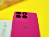 De behuizing van de Moto G37 is stijlvol, maar de bouwkwaliteit is niet perfect.