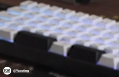 Wooting gesplitst spatiebalk toetsenbord van YouTube short