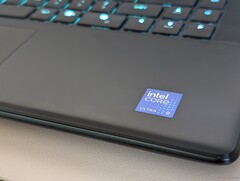 De nieuwe Arrow Lake CPU doet er nog een schepje bovenop met snellere kloksnelheden, wat merkbaar warmere kerntemperaturen tot in de driedubbele cijfers betekent