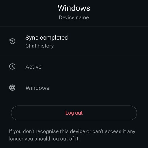 Detailweergave van een gekoppeld WhatsApp-apparaat met de apparaatnaam, de status en een rode uitlogknop