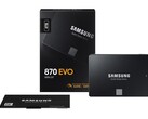 Samsung 870 EVO SATA 2,5-inch solid-state drive afgebeeld naast retailverpakking (Afbeelding bron: Samsung)