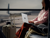 De batterij van de nieuwe 14-inch MacBook Pro (afbeelding) gaat tot 24 uur mee, aldus Apple. (Afbeeldingsbron: Apple - bewerkt)