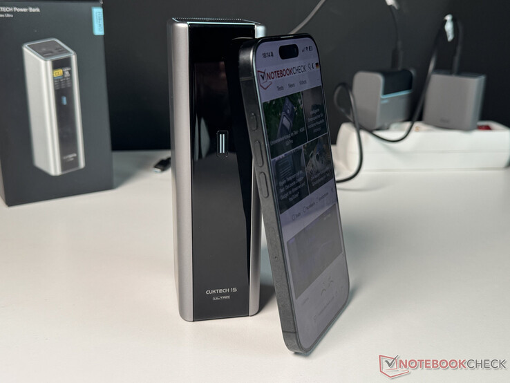 Cuktech 15 Ultra in vergelijking met een iPhone 16 Pro