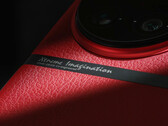 De X90 Pro Plus heeft een enorme camerabehuizing. (Beeldbron: @UniverseIce) 
