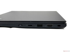 Juist: Aan/uit-knop, microSD-kaartlezer, USB-A 3.2 Gen 1 (voeding), HDMI 2.0, beveiligingsslotmechanisme