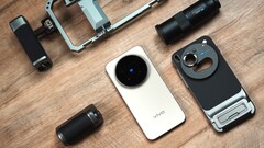 Het importeren van de Vivo X300 Pro en het compactere Vivo X300 vlaggenschip met Zeiss-camera: Sommige detailhandelaren noemen al europrijzen voor het Chinese model. (Afbeeldingsbron: Weibo)