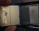 Een beschadigde Ryzen 9 9950X3D CPU die gekoppeld was aan een ASRock moederbord. (Afbeeldingsbron: I_fliu op Reddit)