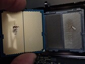 Een beschadigde Ryzen 9 9950X3D CPU die gekoppeld was aan een ASRock moederbord. (Afbeeldingsbron: I_fliu op Reddit)