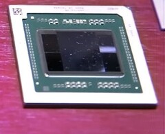 AMD laat de onaangekondigde Navi 32-chip stiekem zien in de Forbes-presentaties. (Afbeelding Bron: Forbes)