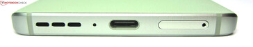Onderkant: luidspreker, microfoon, USB-C 2.0, simsleuf
