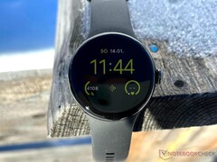 De Pixel Watch 4 zal volgens een lek nieuwe SOS-functies en nieuwe functies voor fitnessliefhebbers bieden. (Afbeeldingsbron: Notebookcheck)