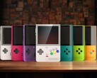 De Retroid Pocket Classic is een Android gaming handheld met een Game Boy Color-achtig ontwerp. (Afbeeldingsbron: Retroid)