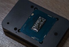 De Intel i9-14900KS zal naar verwachting op 14 maart op de markt komen, met een prijskaartje van rond de $740. (Bron: Pakhtunov via Overclock.net)
