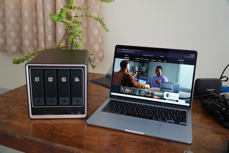 De Ugreen NASync DXP4800 GT draait op het UGOS Pro-besturingssysteem