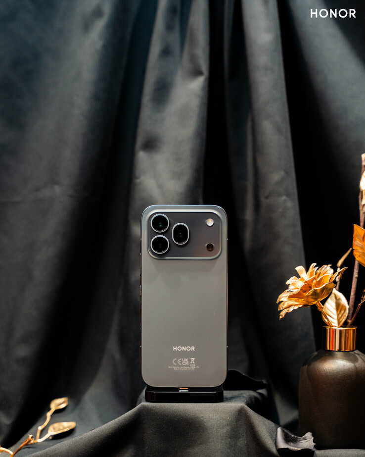 De Honor 600 Pro heeft een grote batterij van 7.000 mAh met ondersteuning voor 80 W bedraad opladen