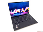 Lenovo ThinkPad Z13 G1 OLED Review - Zakelijke laptop met een AMD Ryzen 7 Pro 6860Z