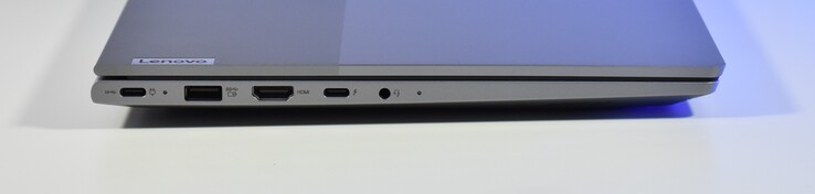 links: USB-C 3.2 Gen 2, USB-A 3.2 Gen 1, HDMI, Thunderbolt 4, 3,5mm Audio