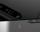 De Sony Xperia 1 V komt naar verwachting met vooral grotere camerasensoren dan zijn voorganger. (Beeldbron: @OnLeaks/Sony - bewerkt)