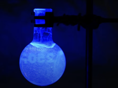 Blauwe OLED's zijn een probleem van de OLED technologie dat nog niet is opgelost. (Afbeelding: Universiteit van Cambridge/Yusuf Hamied)