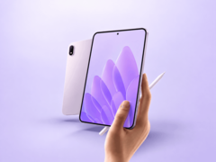 Oppo Pad Mini Matte Display Edition van voren en achteren weergegeven met een stylus