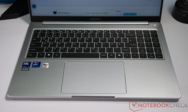 Invoerapparaten voor de Geekom GeekBook M16